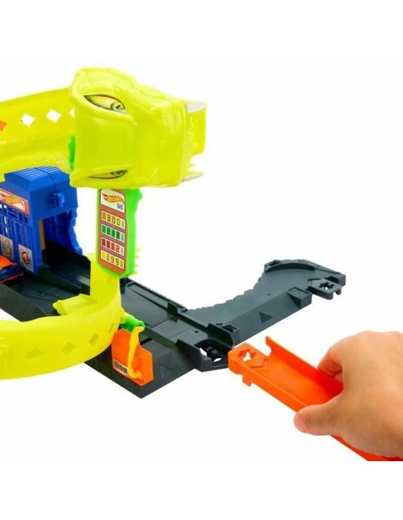 Train Hot Wheels