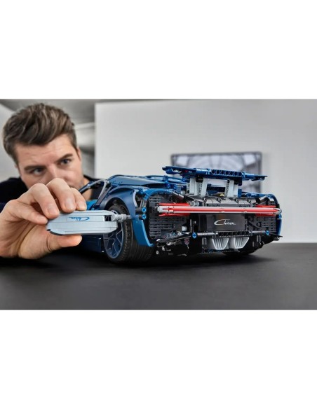 Playset Lego Technic: Bugatti Chiron 42083 3599 Pieces 32 x 14 x 56 cm