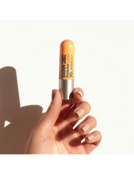 Lip balm Isdin 690013544